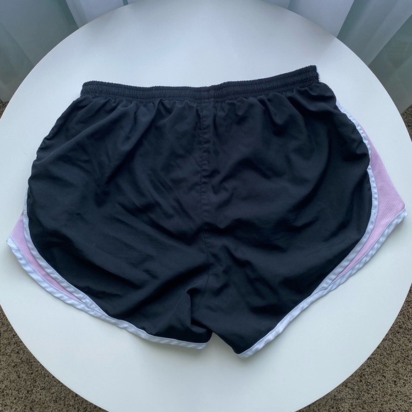 Nike Shorts - Picture 2 of 3